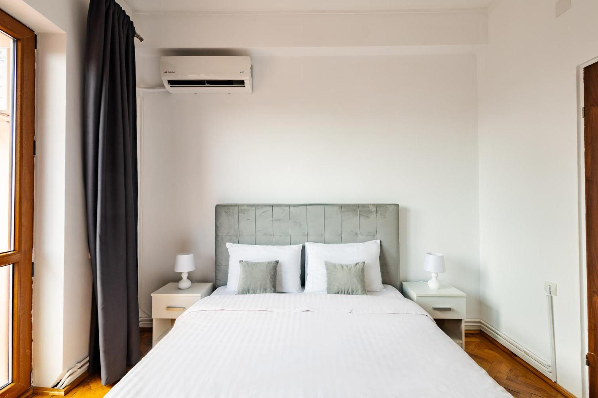 Downtown Victoria Apartments By Citybookings Bukarest Exterior foto