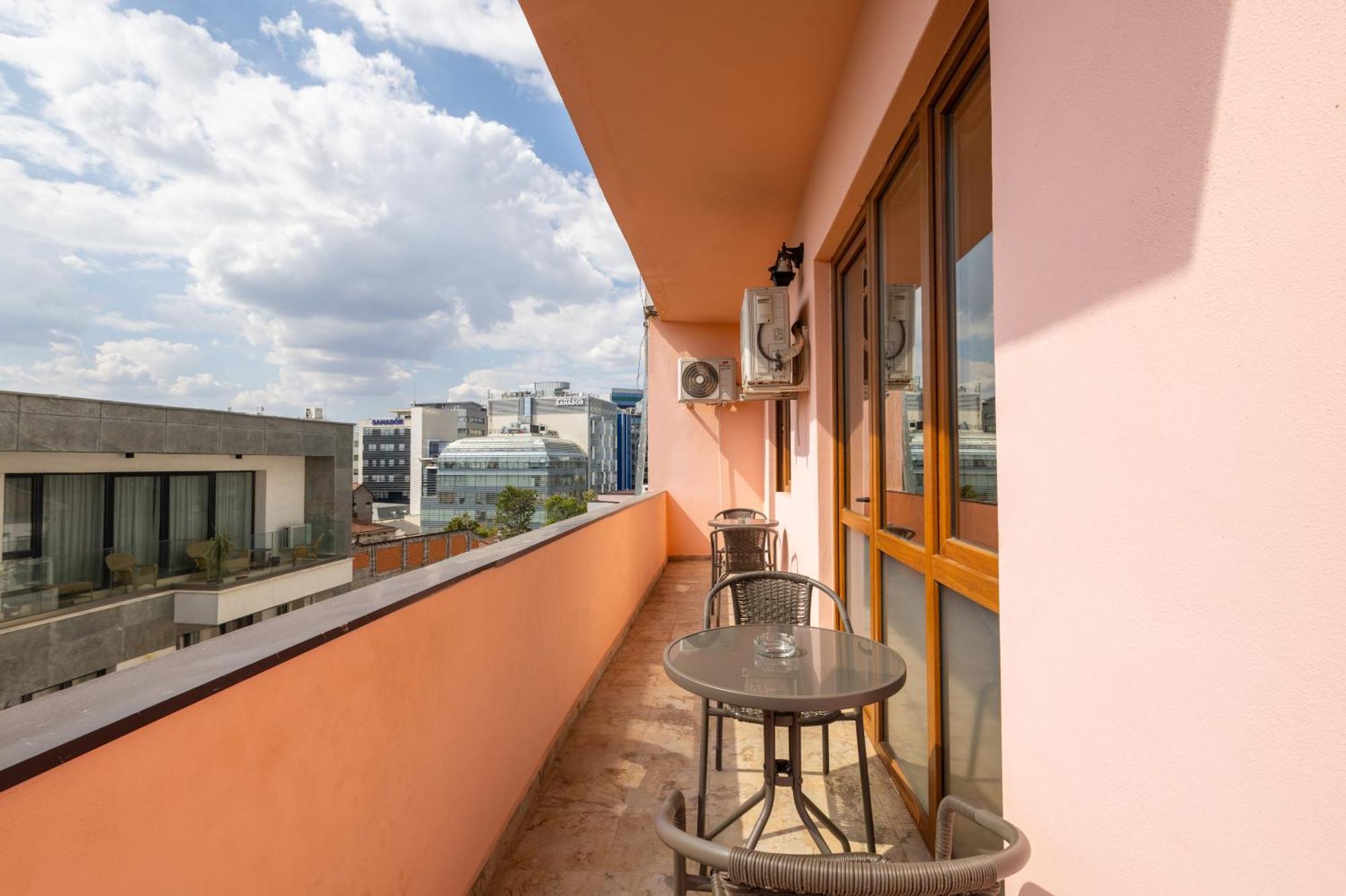 Downtown Victoria Apartments By Citybookings Bukarest Exterior foto